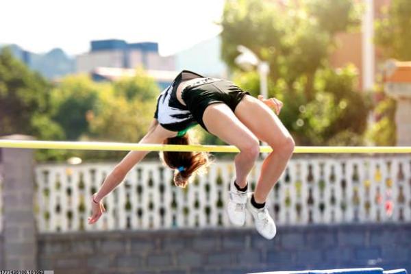 你希望我直接生成这第三批吗？